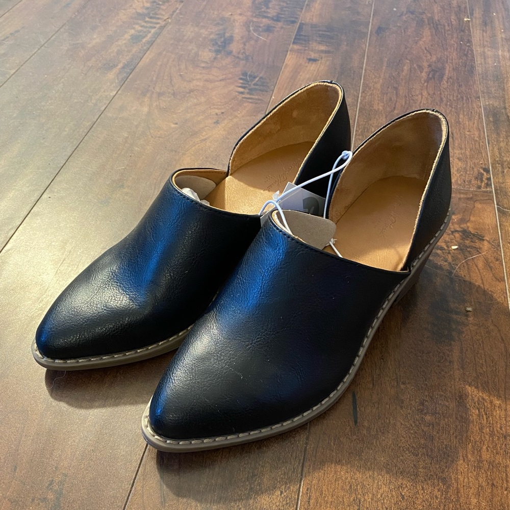 Womens Universal Threads Rylie Black booties